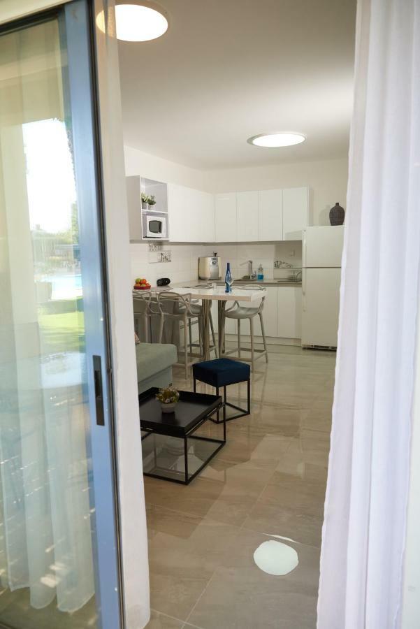 Apartamento דירת גן פונה לבריכה - Pool Garden View Eilat Exterior foto